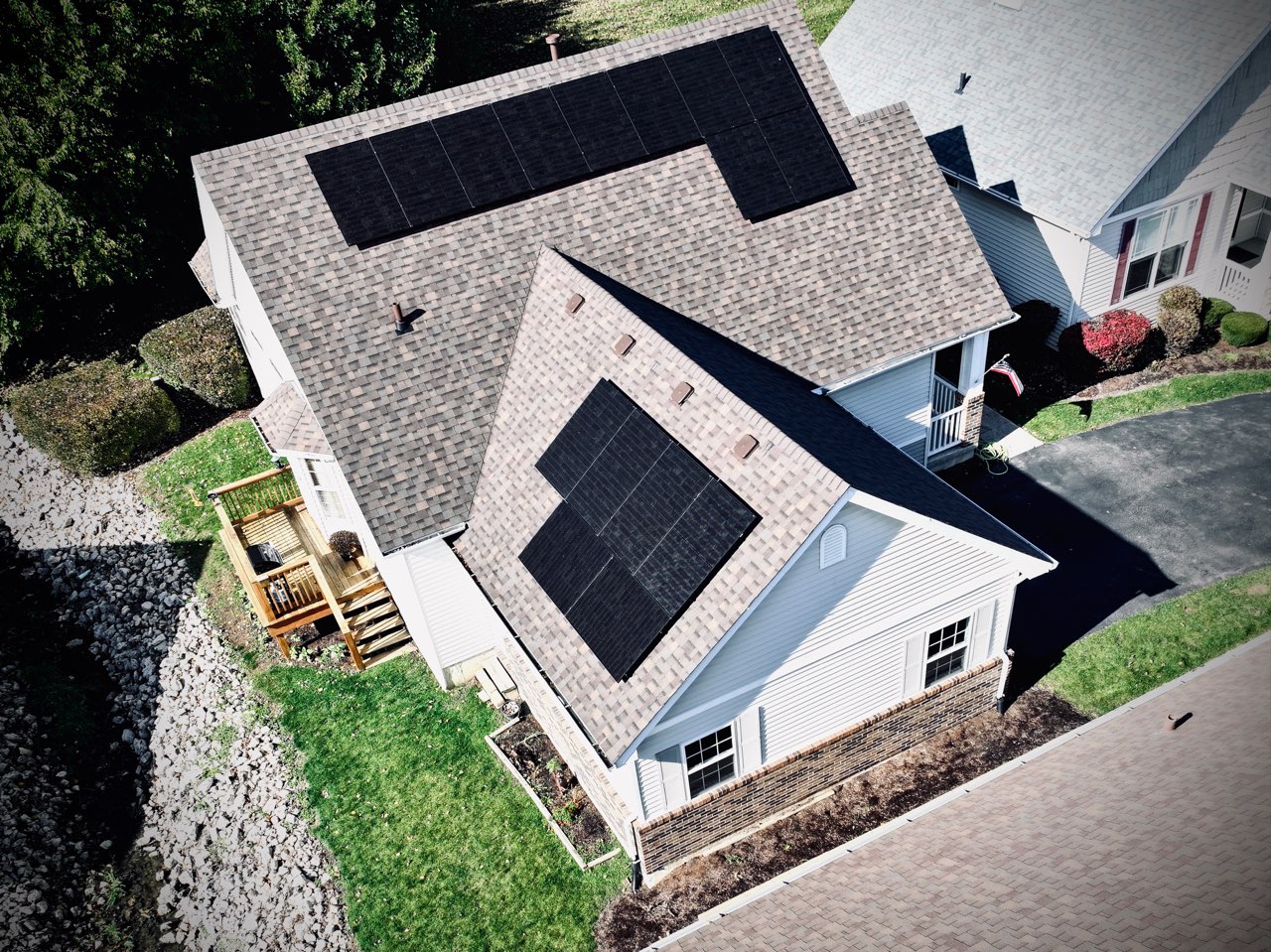 Aerial rooftop solar